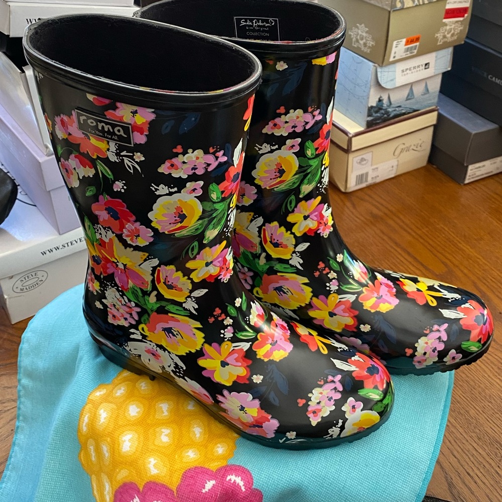 Roma Rain boots NWOT